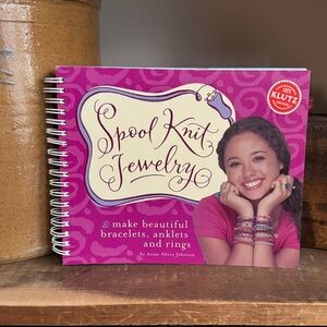 Klutz Spool Knit Jewelry book by Anne Akers Johnson